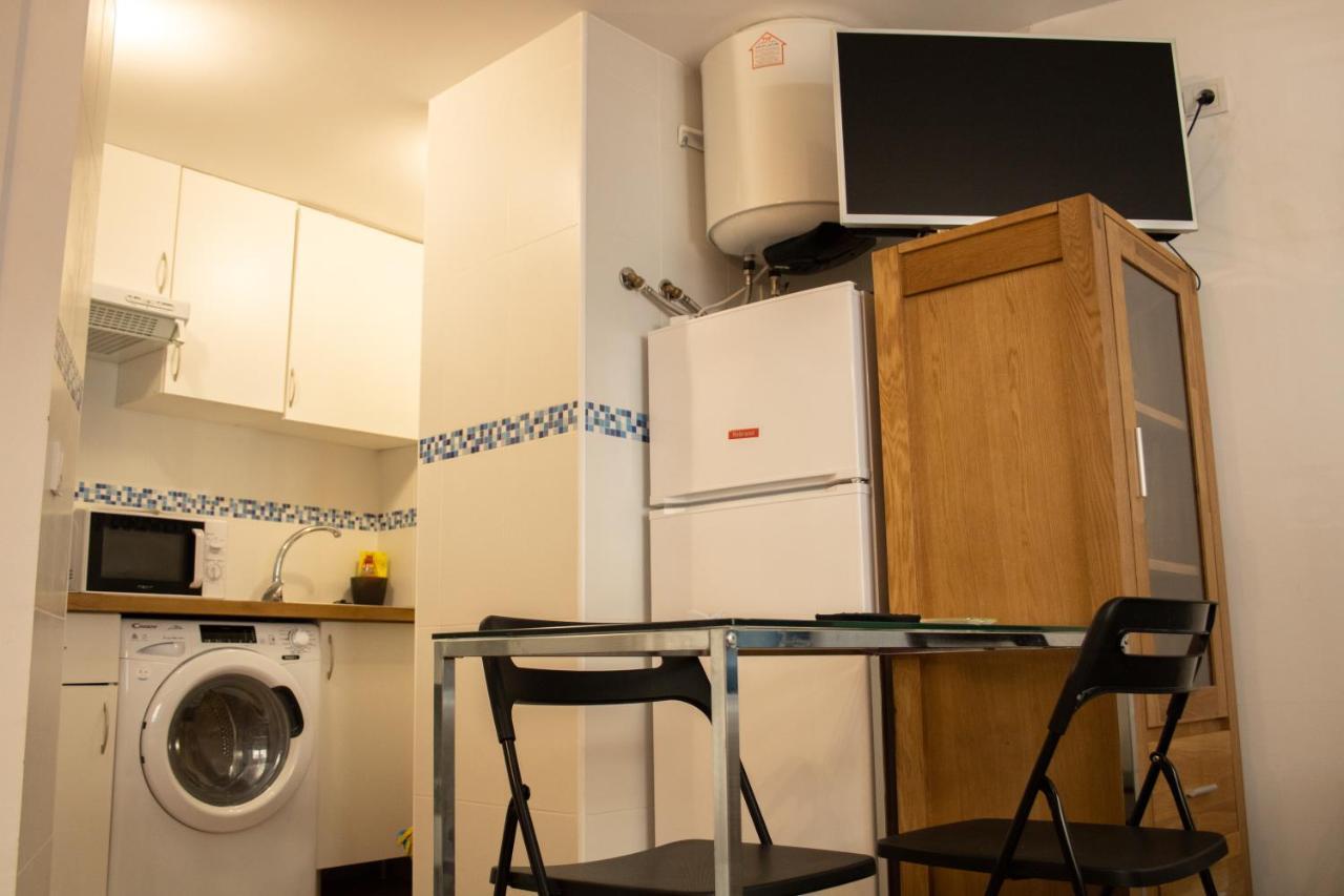 Malaguena Salerosa "Apartamento - Estudio Con Terraza" En Casa Tipica De 1 A 4 Dormitorios Málaga Exteriör bild