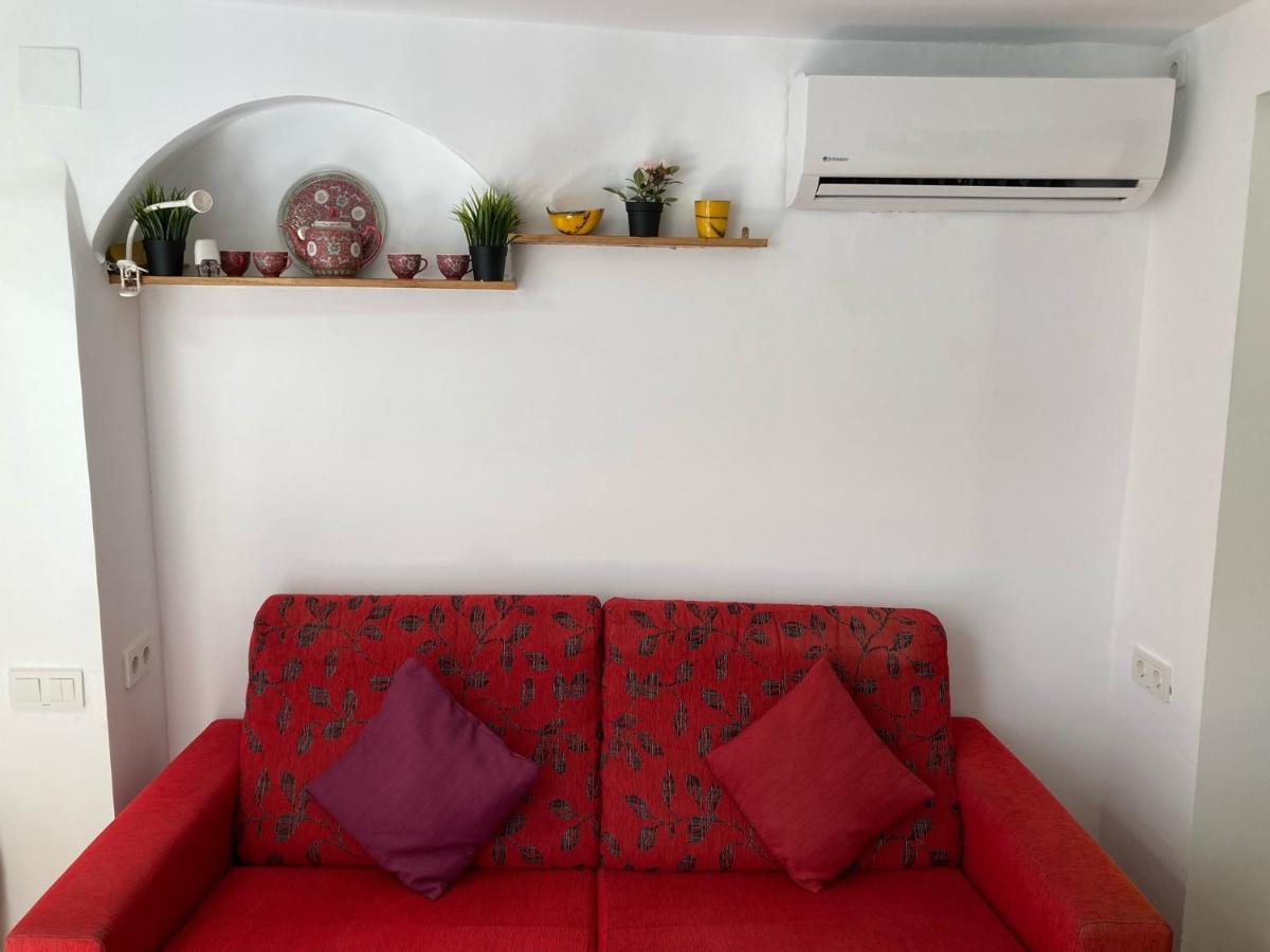 Malaguena Salerosa "Apartamento - Estudio Con Terraza" En Casa Tipica De 1 A 4 Dormitorios Málaga Exteriör bild