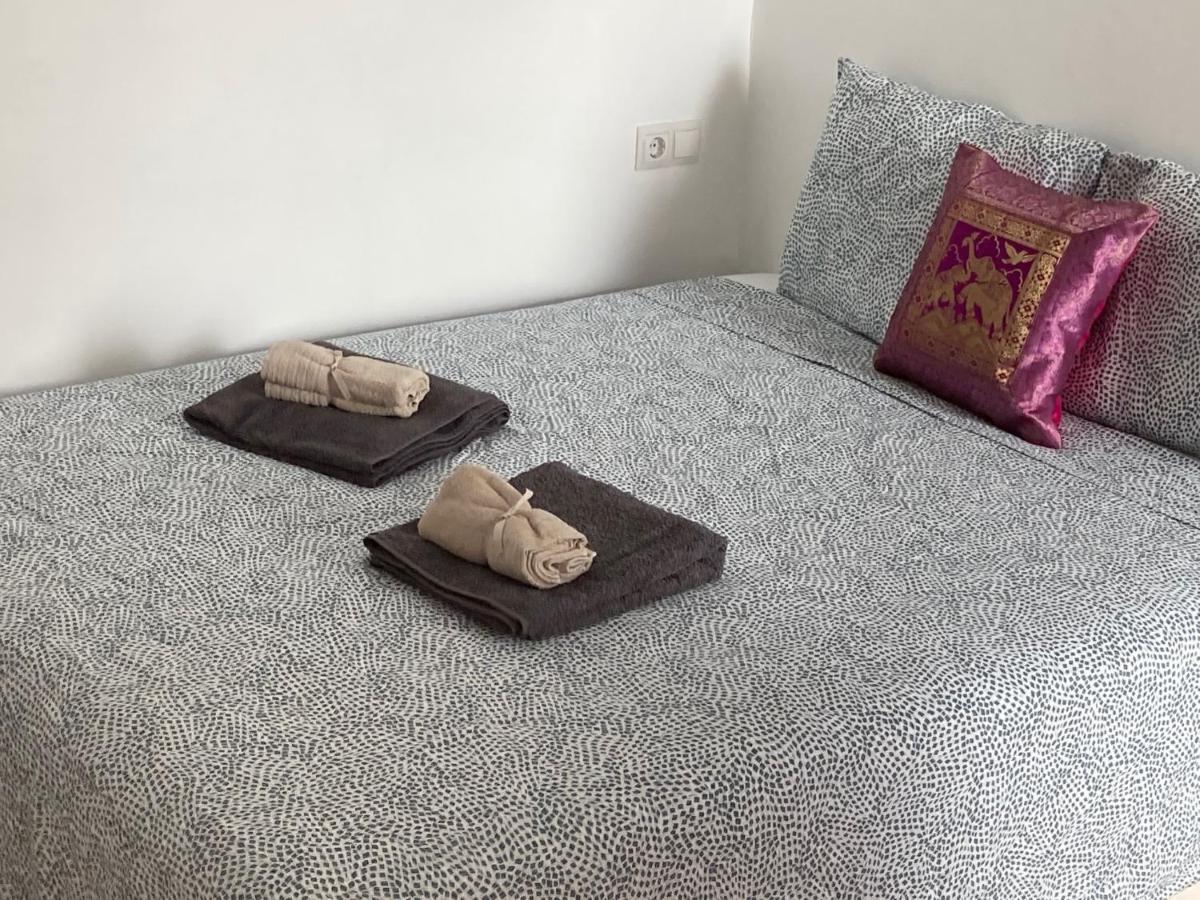 Malaguena Salerosa "Apartamento - Estudio Con Terraza" En Casa Tipica De 1 A 4 Dormitorios Málaga Exteriör bild