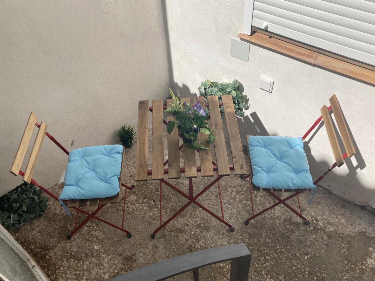 Malaguena Salerosa "Apartamento - Estudio Con Terraza" En Casa Tipica De 1 A 4 Dormitorios Málaga Exteriör bild