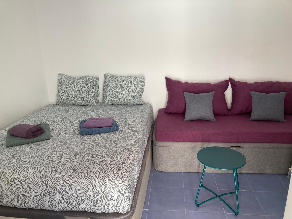 Malaguena Salerosa "Apartamento - Estudio Con Terraza" En Casa Tipica De 1 A 4 Dormitorios Málaga Exteriör bild