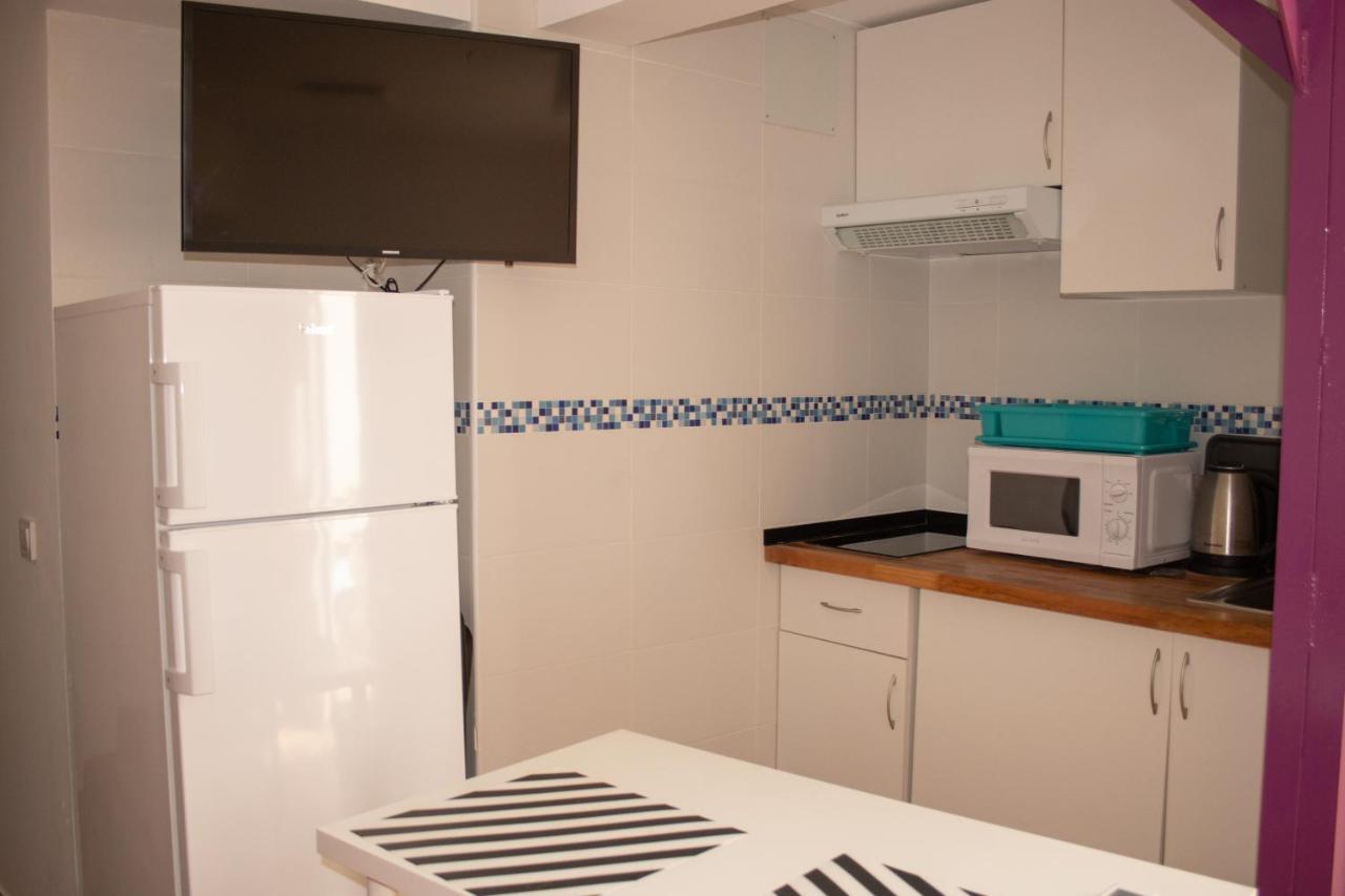 Malaguena Salerosa "Apartamento - Estudio Con Terraza" En Casa Tipica De 1 A 4 Dormitorios Málaga Exteriör bild