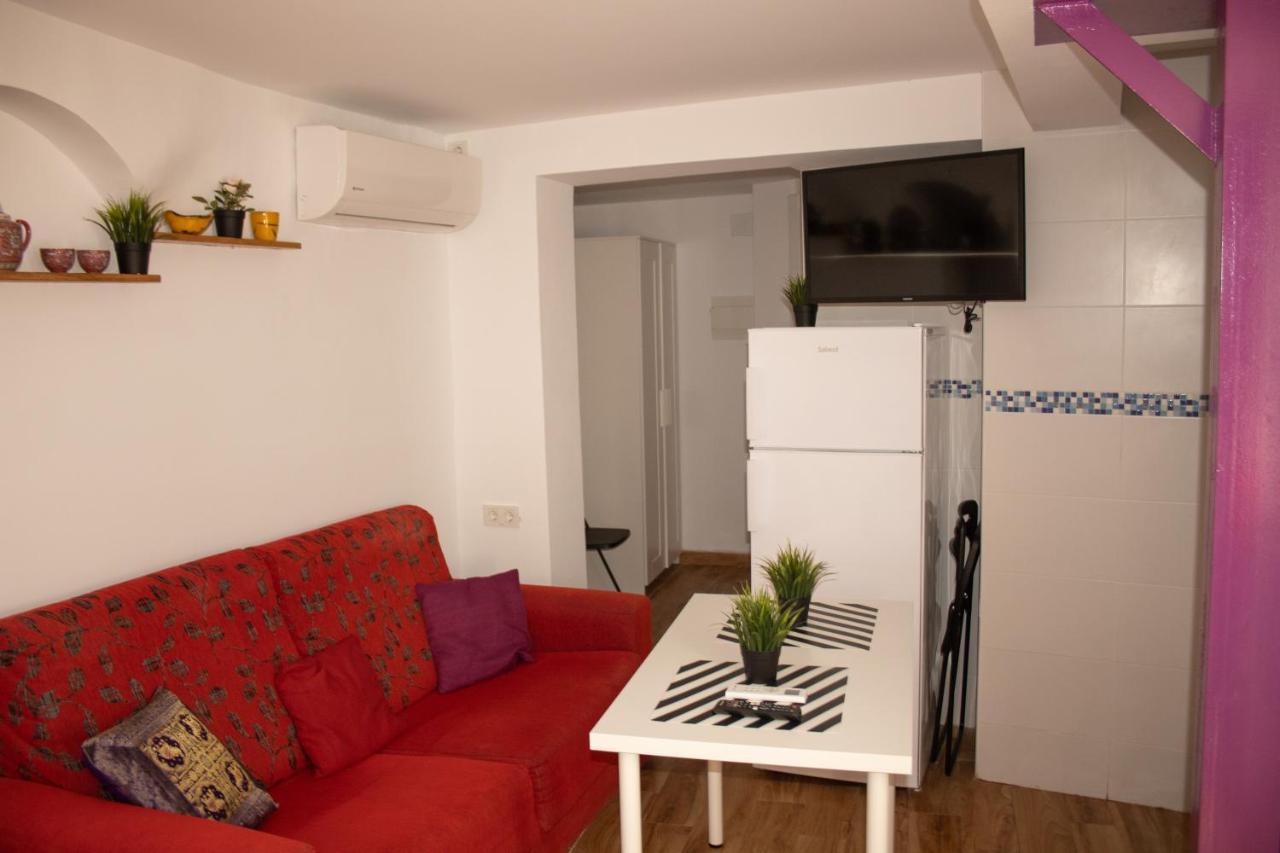 Malaguena Salerosa "Apartamento - Estudio Con Terraza" En Casa Tipica De 1 A 4 Dormitorios Málaga Exteriör bild