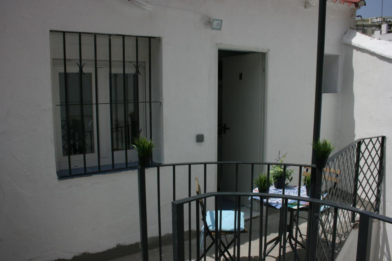Malaguena Salerosa "Apartamento - Estudio Con Terraza" En Casa Tipica De 1 A 4 Dormitorios Málaga Exteriör bild