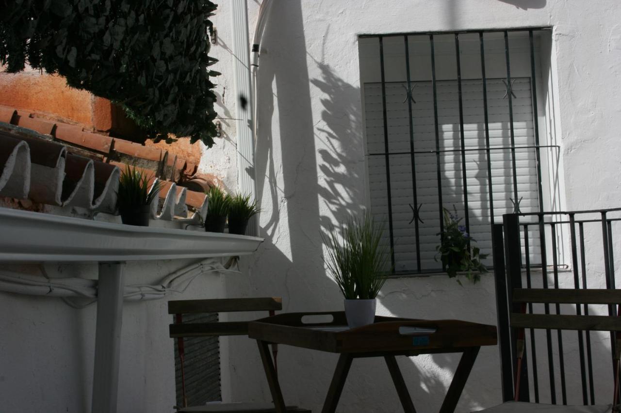 Malaguena Salerosa "Apartamento - Estudio Con Terraza" En Casa Tipica De 1 A 4 Dormitorios Málaga Exteriör bild