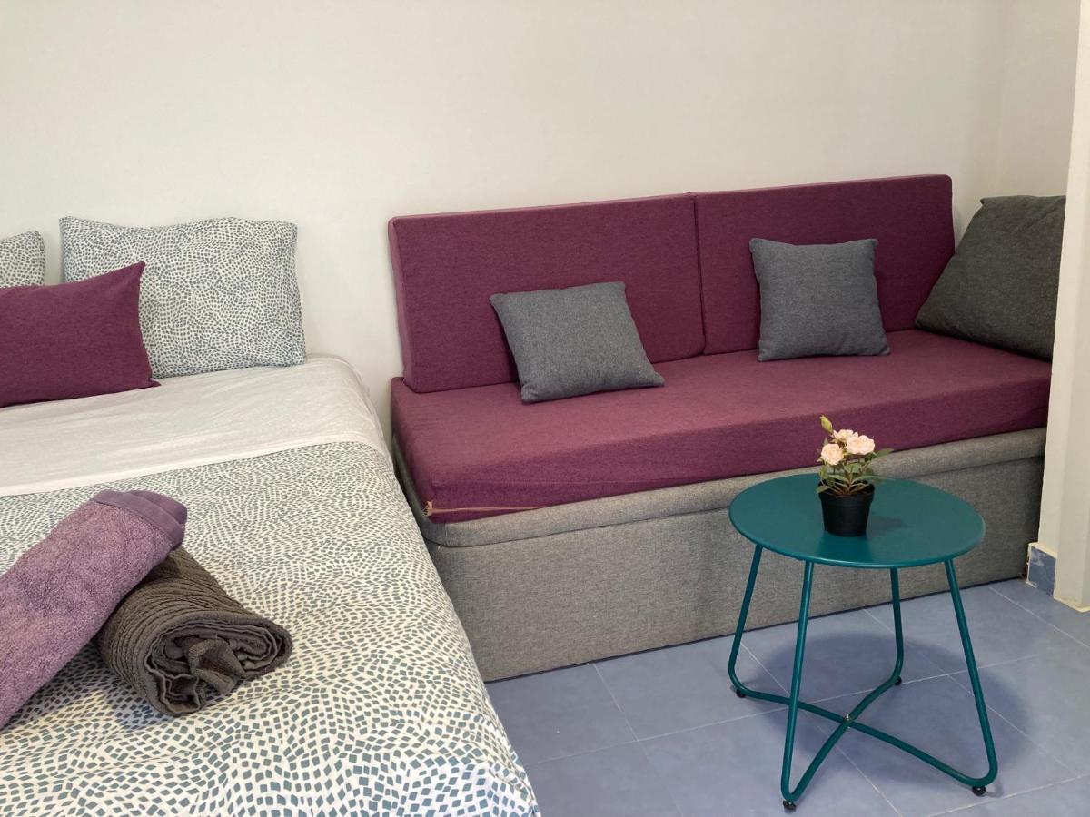 Malaguena Salerosa "Apartamento - Estudio Con Terraza" En Casa Tipica De 1 A 4 Dormitorios Málaga Exteriör bild