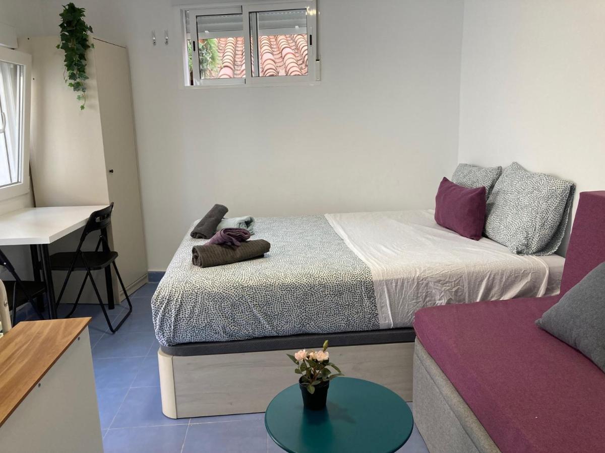 Malaguena Salerosa "Apartamento - Estudio Con Terraza" En Casa Tipica De 1 A 4 Dormitorios Málaga Exteriör bild